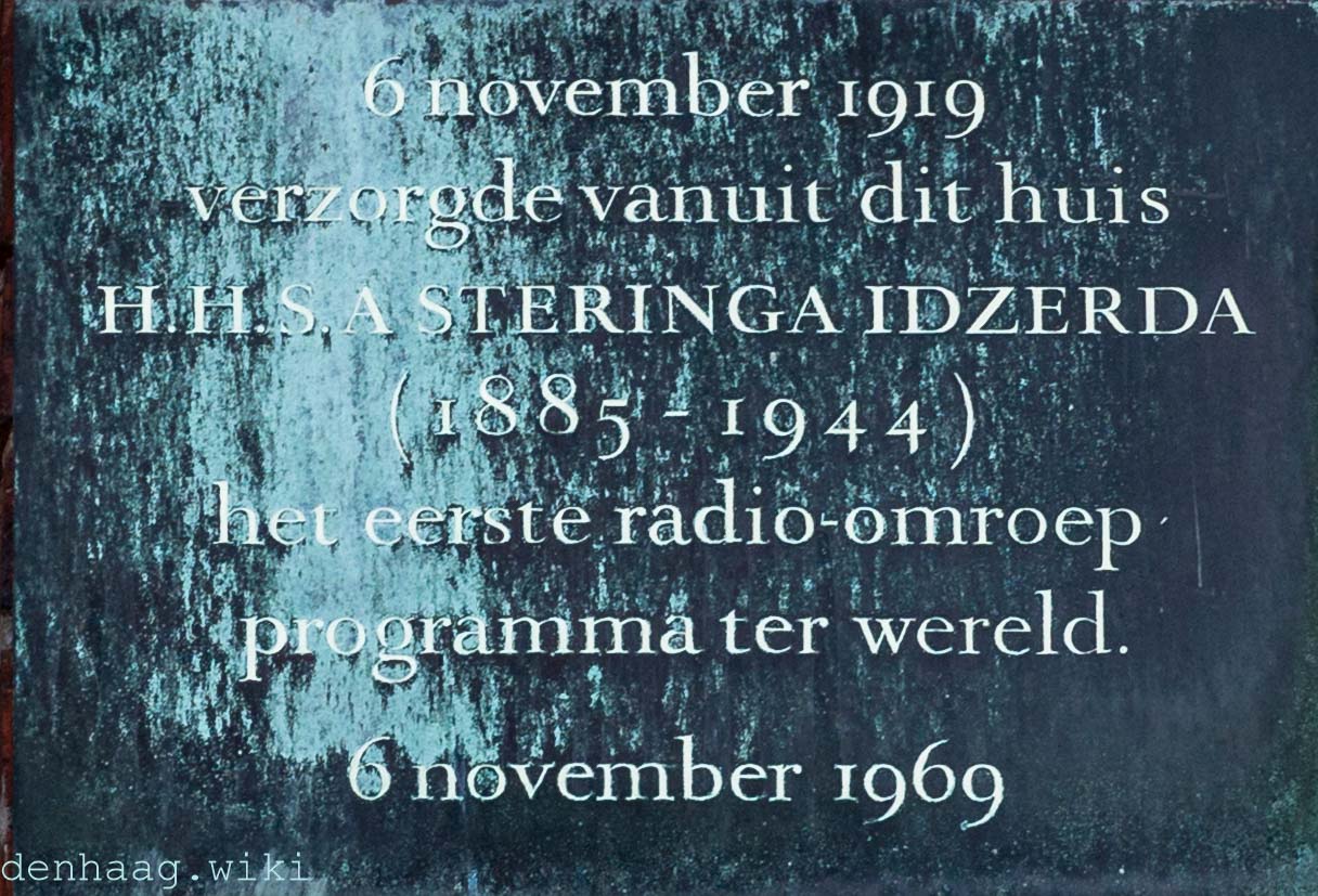 Op 6 november 1969 werd herdacht dat vijftig jaar eerder in de Beukstraat 8 de eerste radio-uitzending plaatsvond. Hanso's oudste zoon ir. H.H. Schotanus á Steringa Idzerda onthulde een plaquette aan de gevel van het voormalige woonhuis van zijn vader.