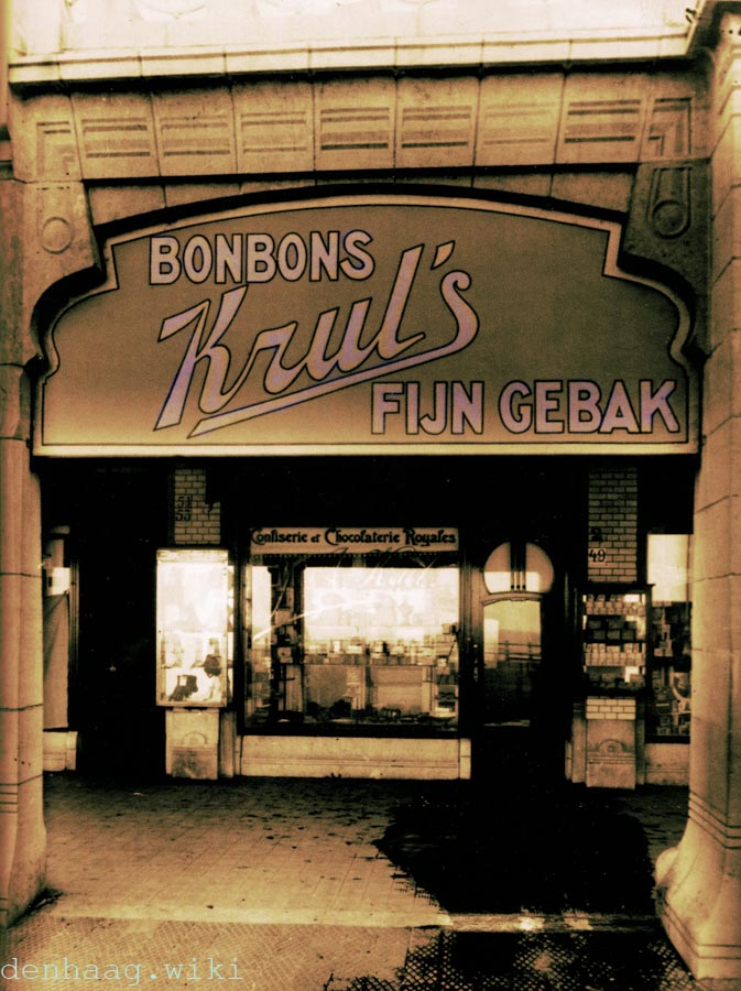 De Oranjegalerij was een soort van overdekt winkelcentrum dat zich bij het chique Oranjehotel aan de Boulevard bevond. Hier werd rond 1910 een Confiserie et Chocolaterie Royales winkel geopend.