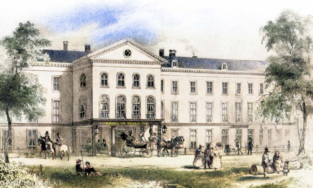 Hotel de Bellevue aan de Bezuidenhoutseweg in 1840. Aan de linkerkant is het hotel met drie ramen vergroot.