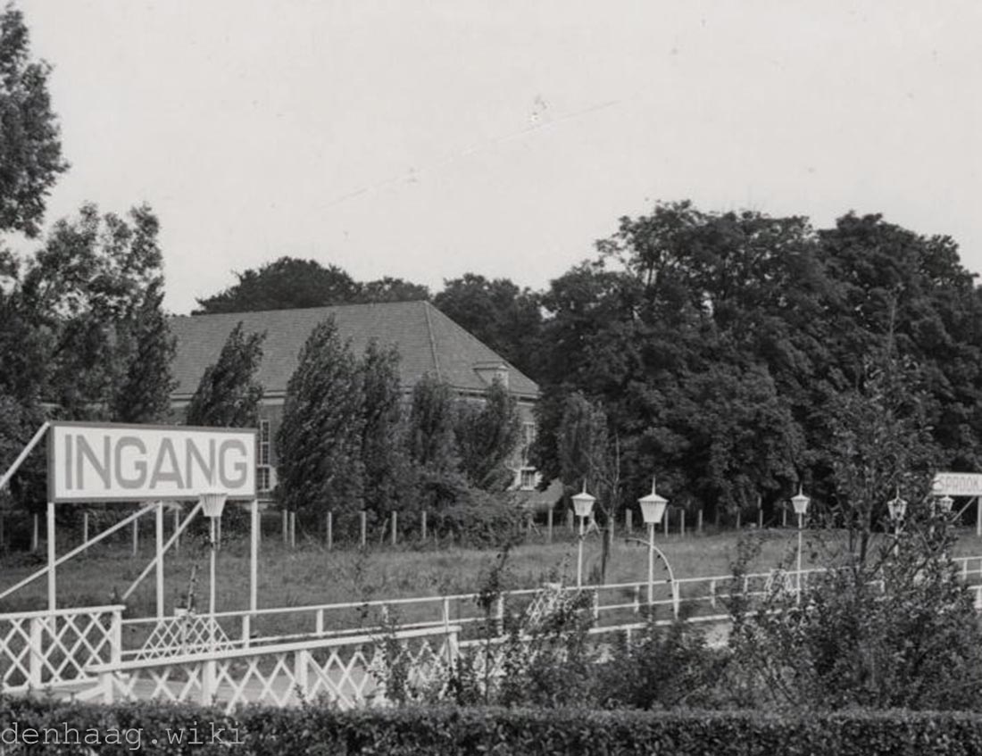 In Den Haag werd in 1952 een Sprookjestuin geopend.  Dit pretpark lag naast de  Julianakazerne.